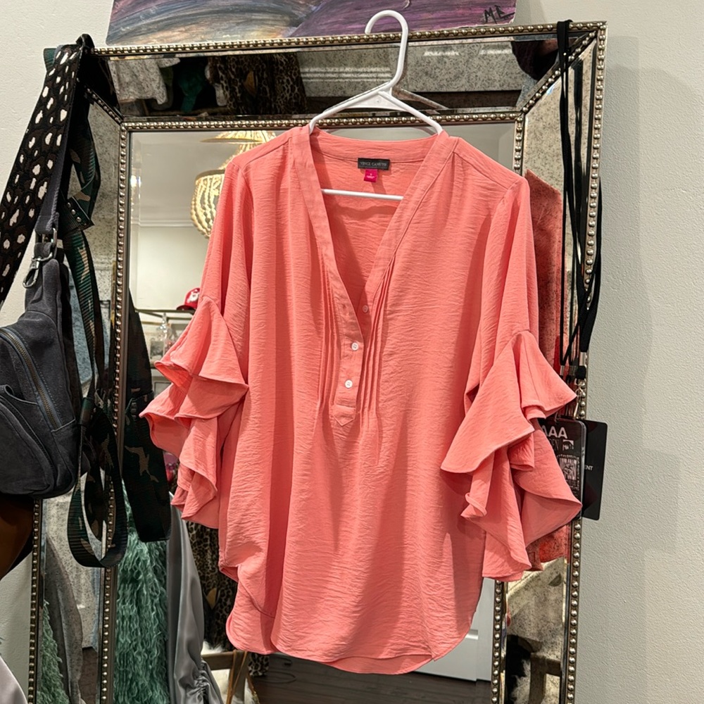 Vince Camuto flutter sleeve blouse